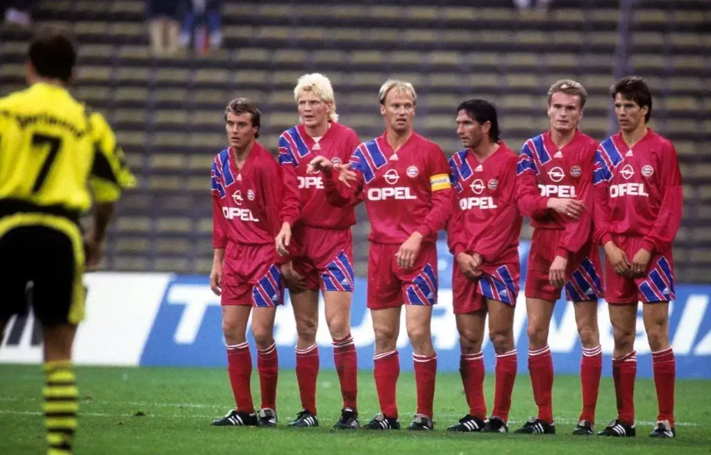 Bayern München,1991-92-es szezon,futball története,vereségek,edzőváltások,Bundesliga,Kispályás bajnokság