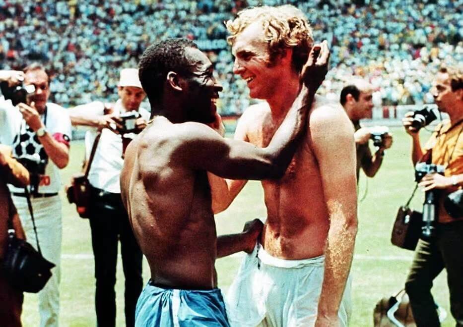 Pelé és Bobby Moore 